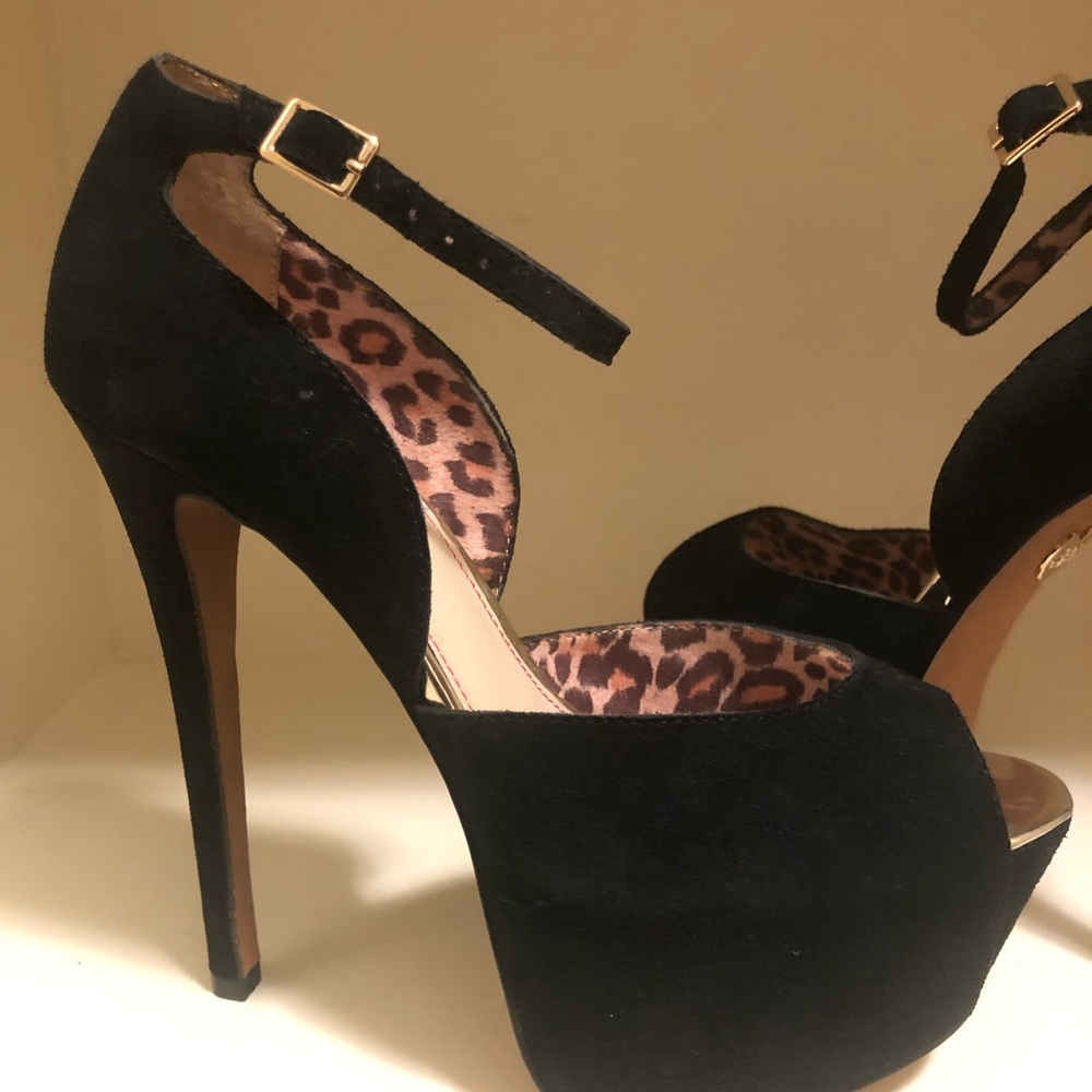 NWOT Betsey Johnson Black Suede Leopard Lined Heels